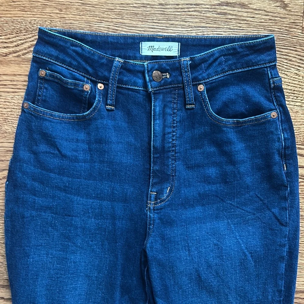 Madewell Curvy Skinny Flare Jeans in Colleton Wash
Size 28 - Picture 5 of 9